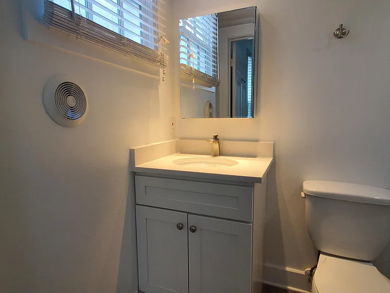 916 1st St N #6 — Photo 12