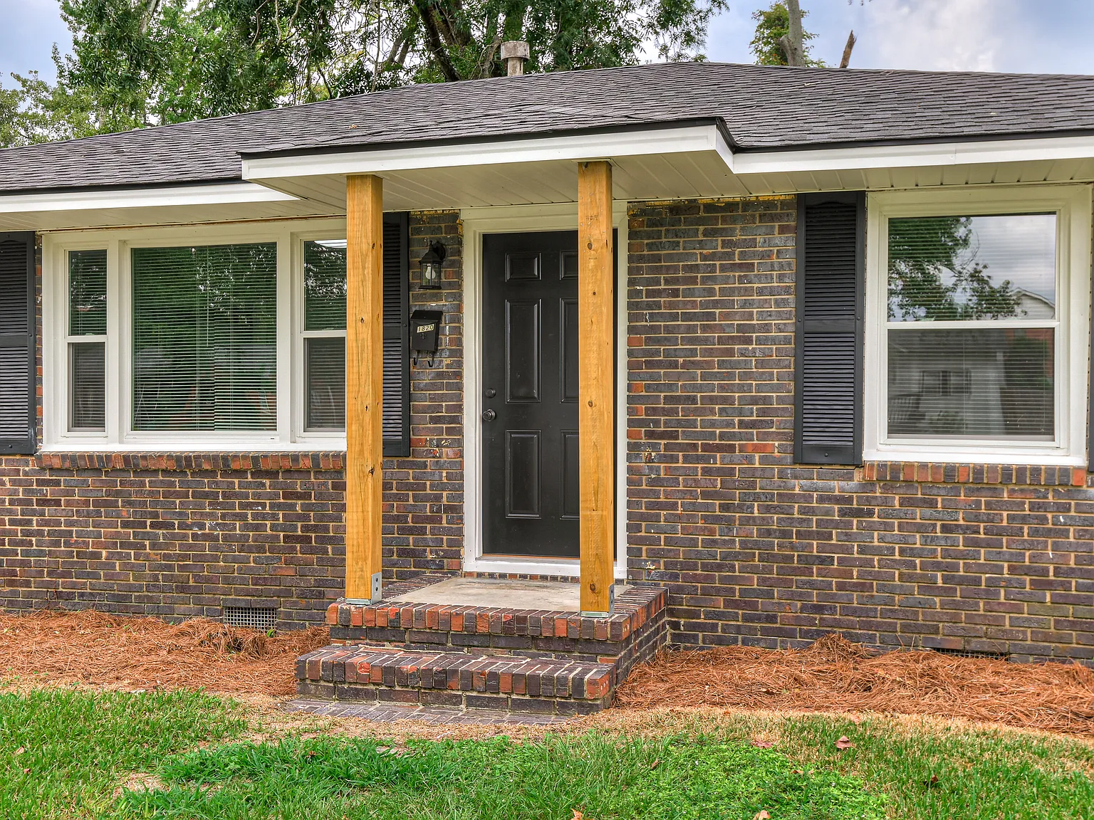 2 bed, 972 sqft, $1,200 — Photo 2