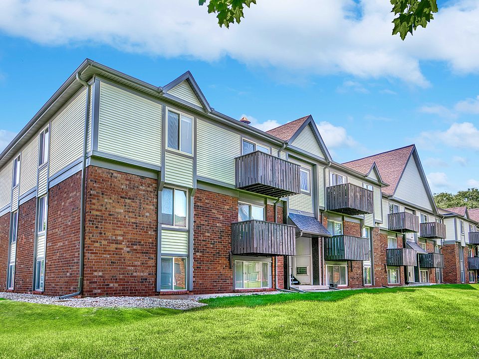 Creekwood Apartments Exterior