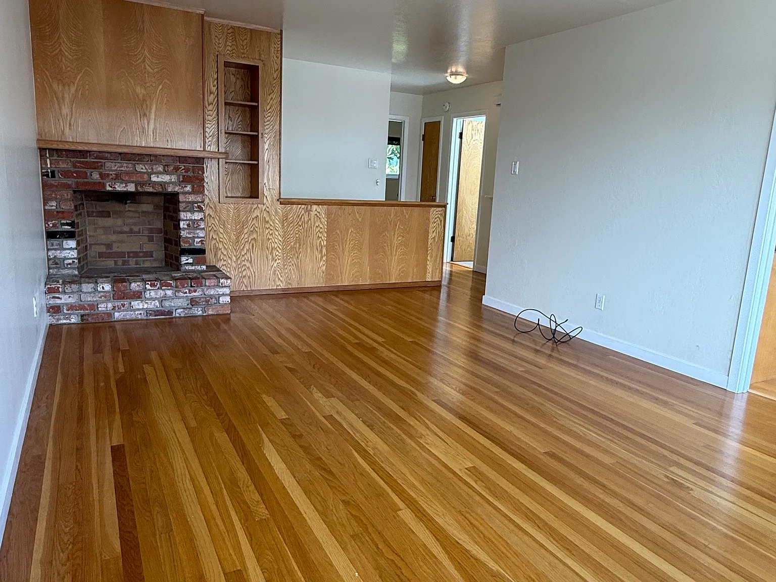3 bed, 1.5 bath, 1144 sqft, $5,700 — Photo 4