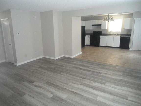 5th image of 7934 States Bend Dr