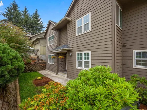 2685 Suncrest Ave, Eugene, OR 97405