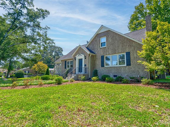 3rd image of 701 Westover Ter
