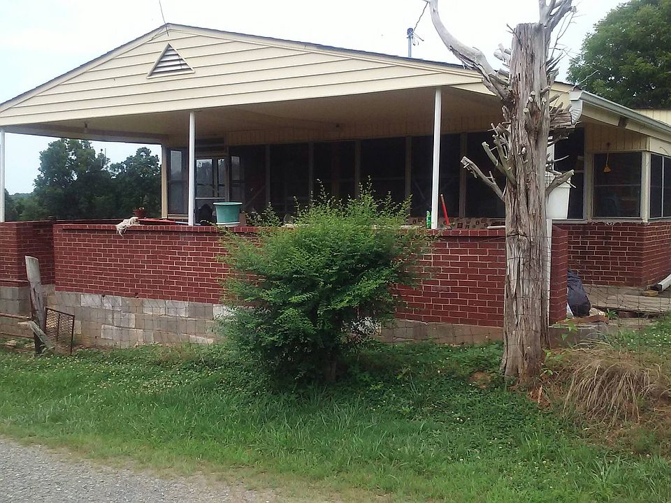 2nd image of 2132 Martin Luther King Jr Rd