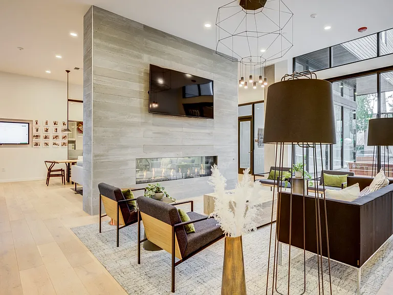 Windsor Totem Lake offers plenty of gathering spaces for residents and their guests.