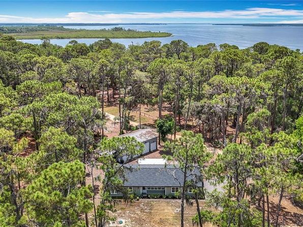7374 Circle Dr, Lady Lake, FL 32159