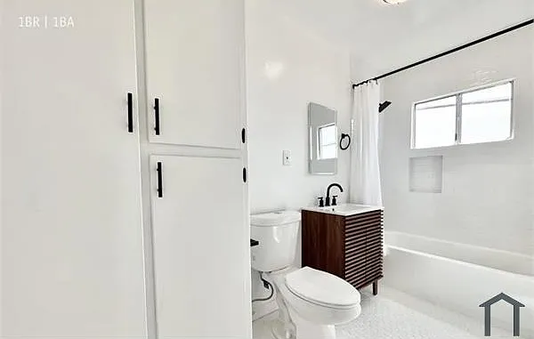 716 W 81st St #10 — Photo 7