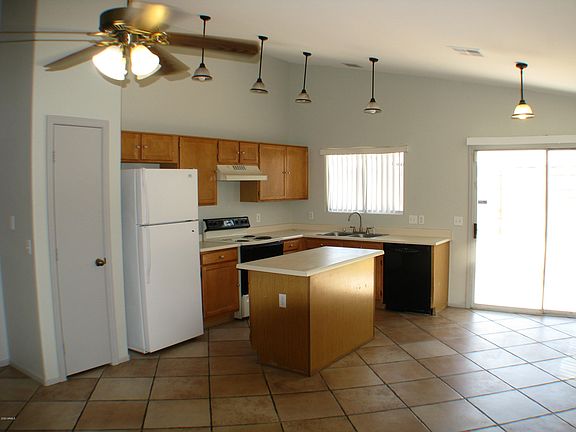 4th image of 2836 W Angela Dr