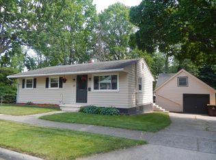 120 Elm St, Grand Ledge, MI