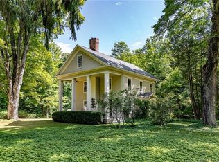 258 Tuttle Rd, Woodbury, CT 06798