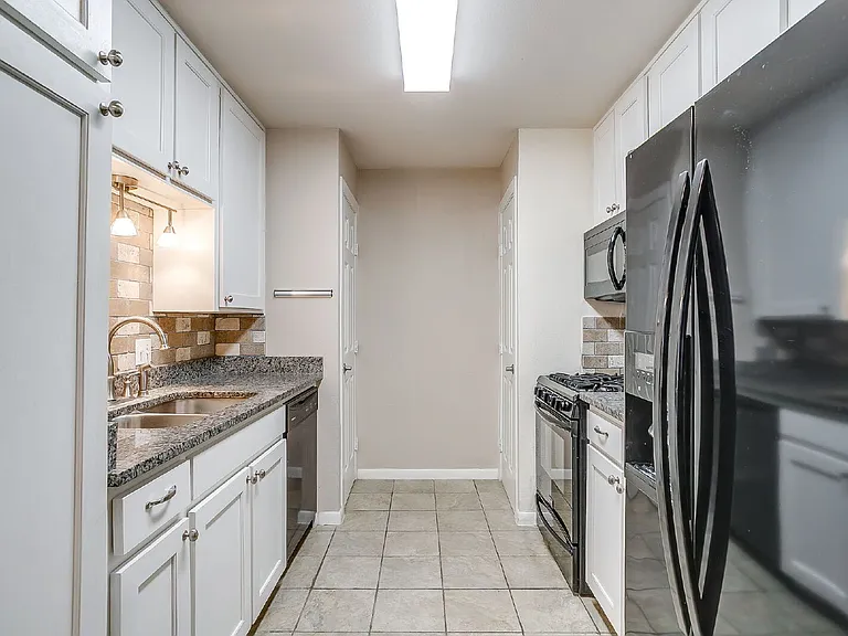 4713 Kilpatrick Ave — Photo 8