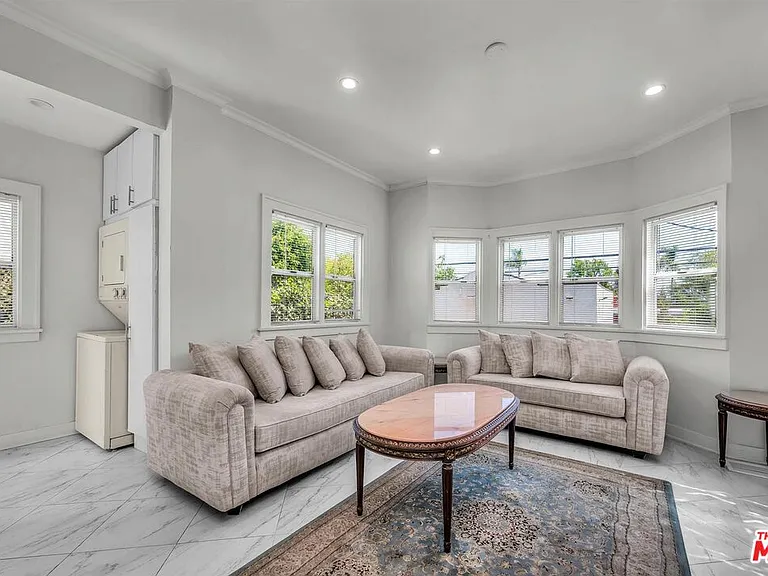 10736 Ashton Ave — Photo 8