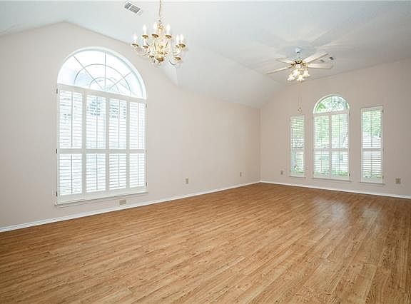 5th image of 1720 Newton Dr