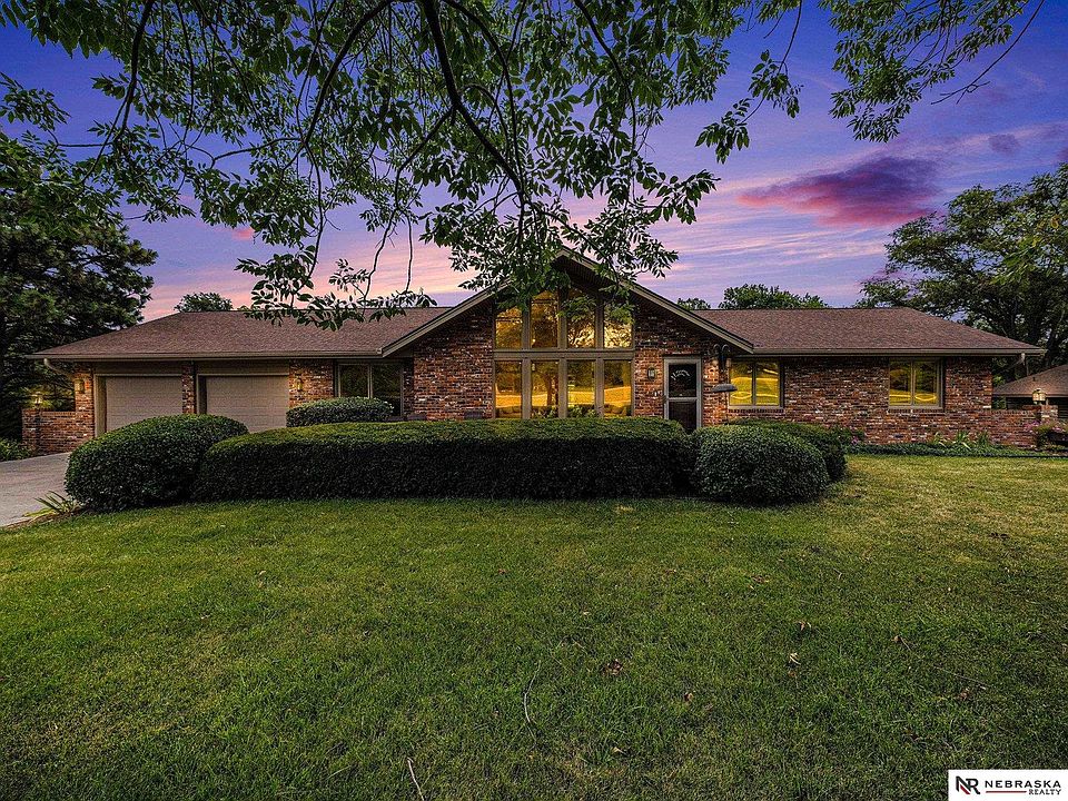 1st image of 5601 Deerhaven Dr