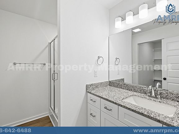 4th image of 300 Honeybee Ave
