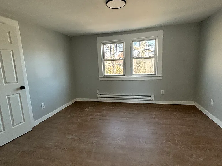 145 Vermont Ave #4 — Photo 4