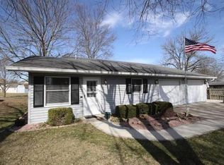 1425 30th St, Highland, IL 62249