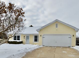 1014 Stonehedge Ct, Crystal Lake, IL 60014