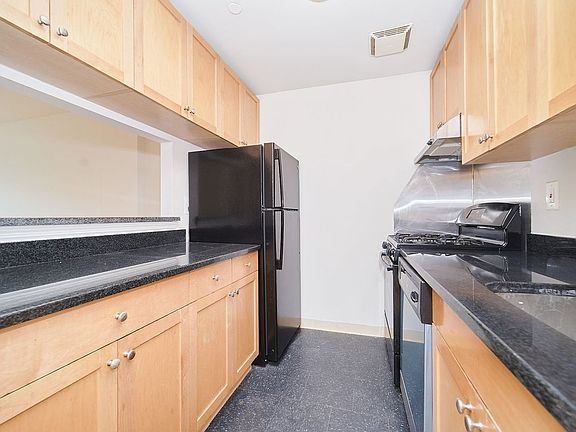 3rd image of 279 W 117th St APT 2I