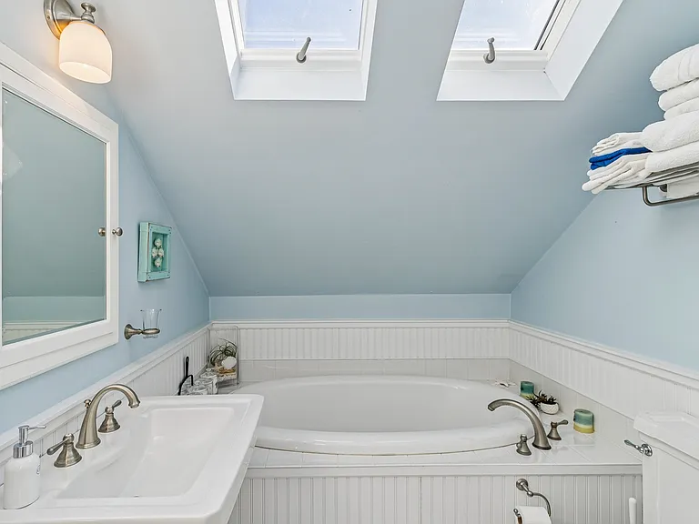38 Baycrest Ave — Photo 16
