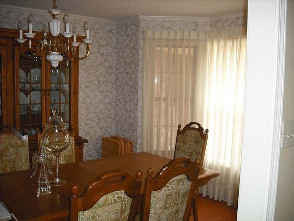 2nd image of 104 Somerset Dr