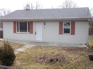 7 Spicer Dr, Caseyville, IL