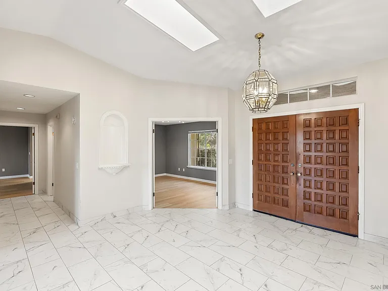 6518 Monte Fuego — Photo 39