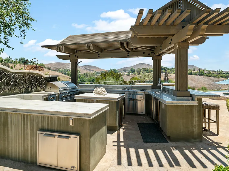 4358 Cresthaven Dr — Photo 49