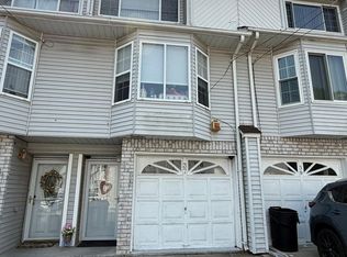 37 Linda Ln, Staten Island, NY 10312