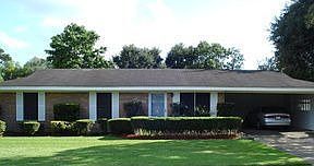 1st image of 220 Charles Dr