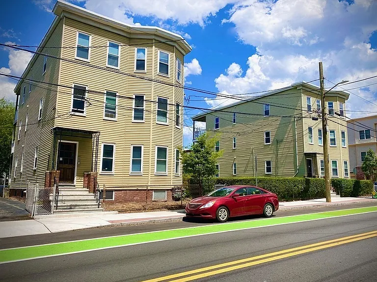 79-83 Beacon St #2 — Photo 15