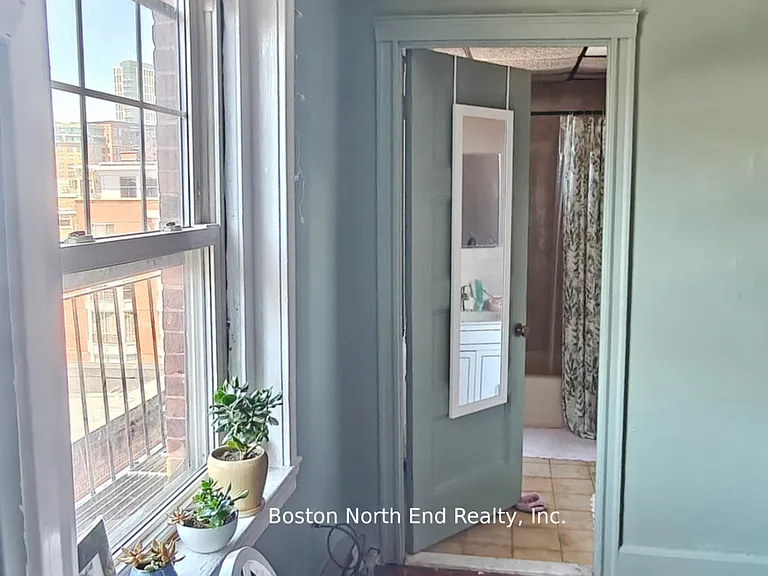 294 Hanover St #5G — Photo 7