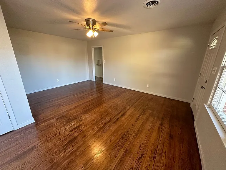 3609 S Lamar St — Photo 2