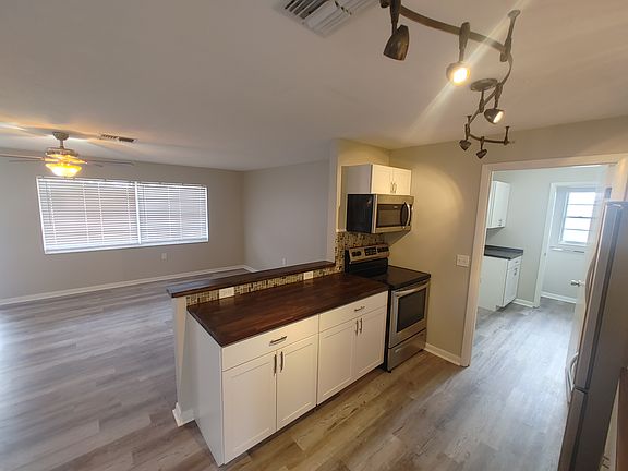 4th image of 870 W Beak Rush Ln #1
