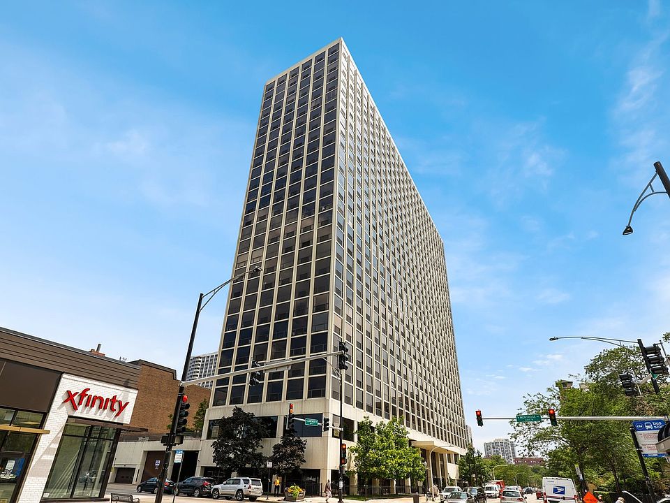 1st image of 4343 N Clarendon Ave APT 1102