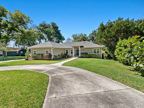 2nd image of 121 Creekside Dr