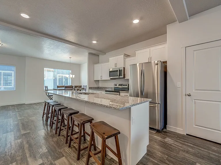 1473 S 630 W — Photo 4