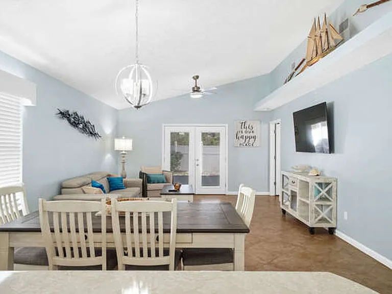 11709 Seashore Ln — Photo 3