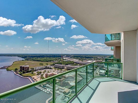 Stunning SE River Views!!