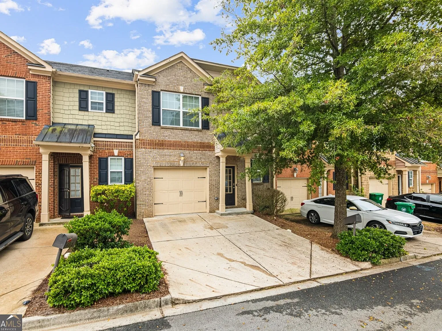 3 bed, 2.5 bath, 1524 sqft, $1,695 — Photo 1
