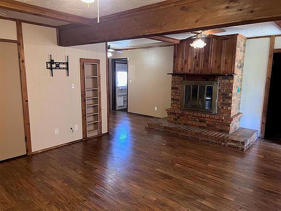 5th image of 213 S Irving Dr