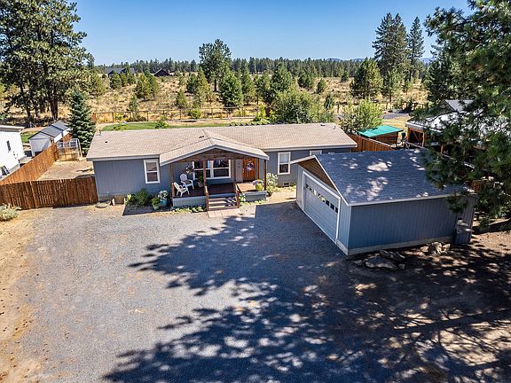3rd image of 60756 River Bend Dr