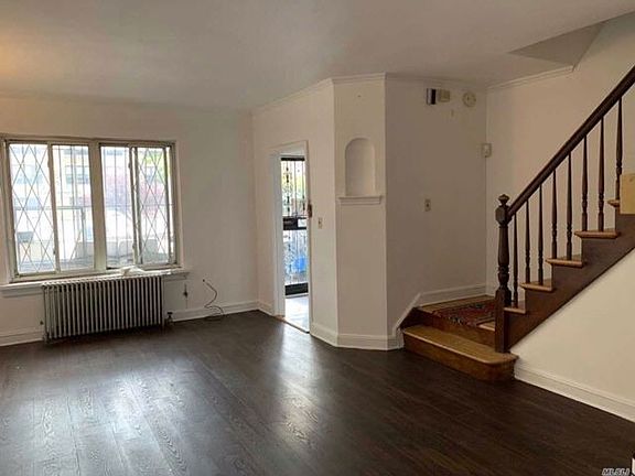 4th image of 8525 Eliot Ave