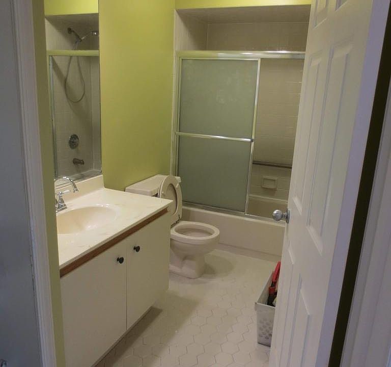 2nd image of 426 Meade Ct