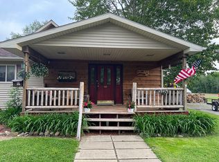 5425 Maple Lane Rd, Posen, MI 49776