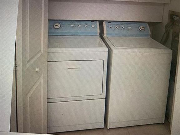 4th image of 3610 Yacht Club Dr APT 1413