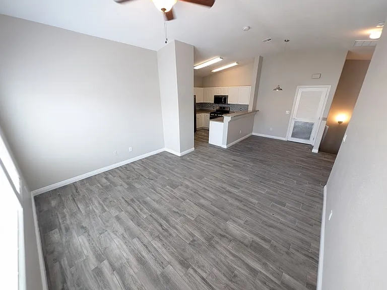 8708 Tomnitz Ave #101 — Photo 4