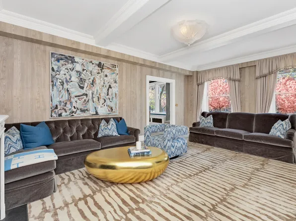1133 Park Avenue 2W image 2 of 15