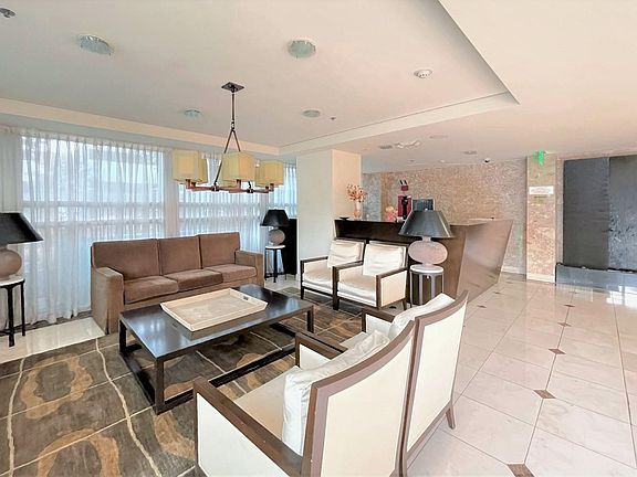 4th image of 702 S Serrano Ave APT 703