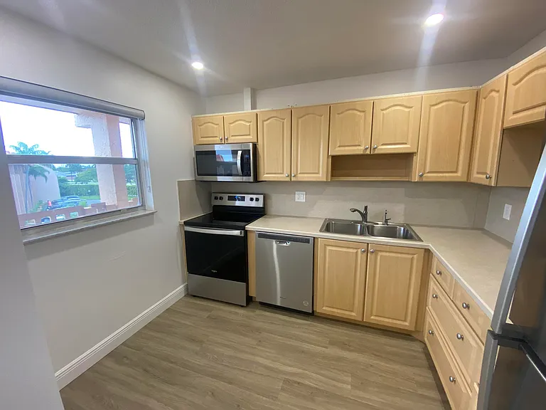 6850 Royal Palm Blvd #305G — Photo 2